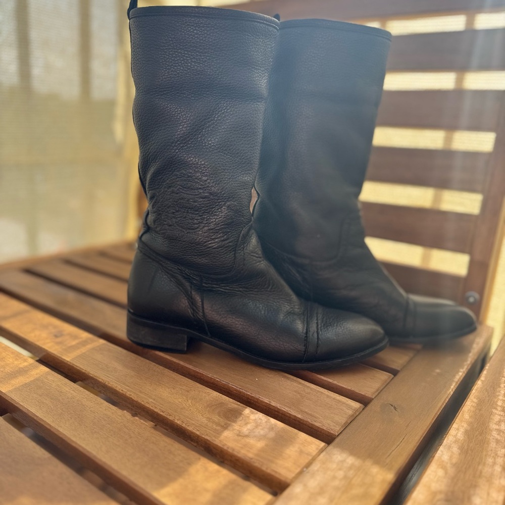 Elegant Black Leather Heeled Boots